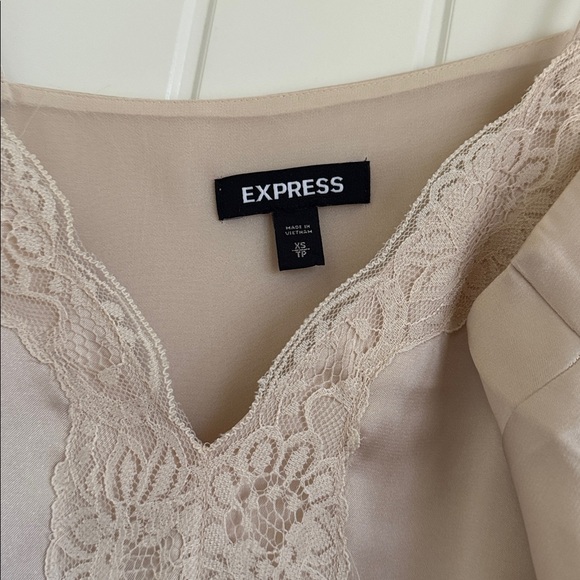 NWOT Express Cream Satin Lace V-Neck Cami Size XS - Picture 5 of 11